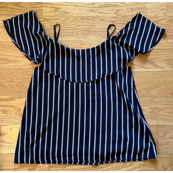 Doe & Rae Cold Shoulder Blouse - Picture 5 of 5